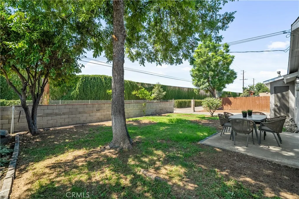 1064 E La Verne Avenue, Pomona, California 91767 home-pic-22